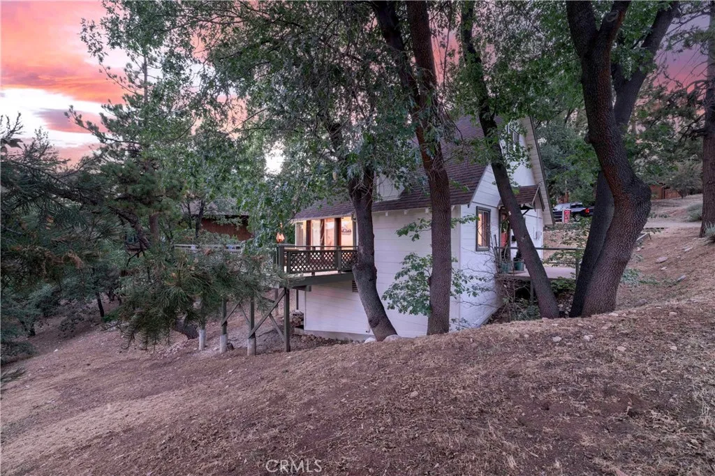 1118 Bruin Trail, Fawnskin, California 92333 home-pic-33
