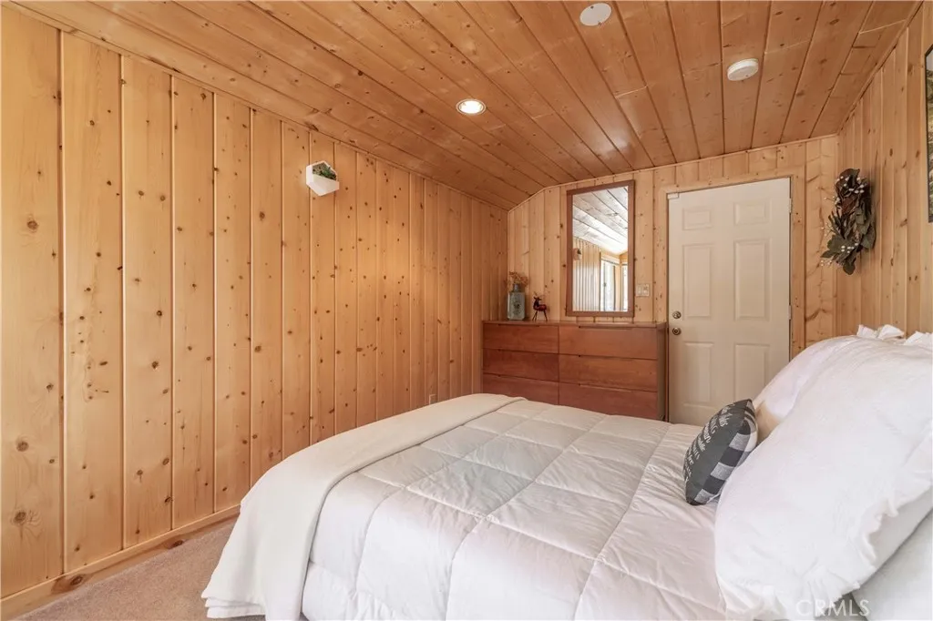 1118 Bruin Trail, Fawnskin, California 92333 home-pic-22