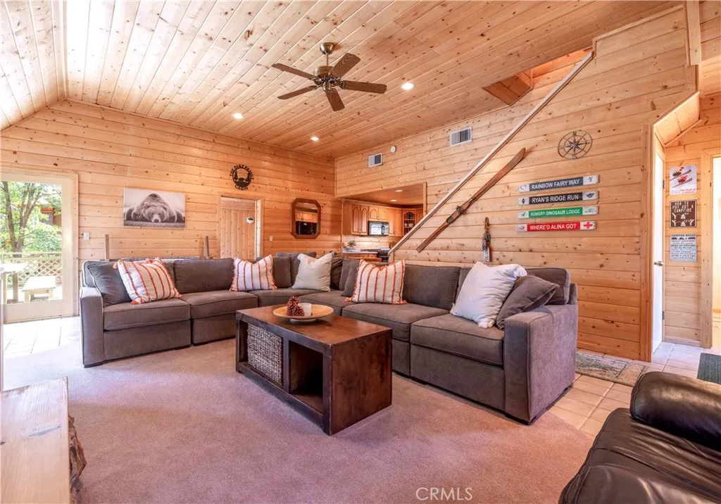 1118 Bruin Trail, Fawnskin, California 92333 home-pic-6