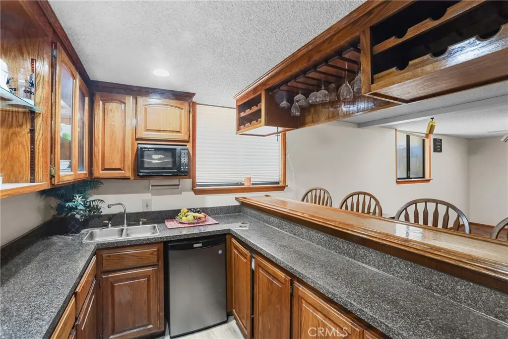 8870 Blanchard Avenue, Fontana, California 92335 home-pic-26
