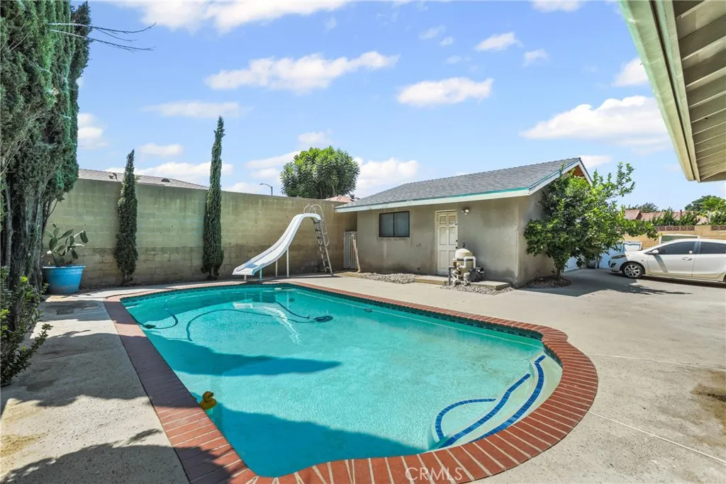 8870 Blanchard Avenue, Fontana, California 92335 home-pic-42