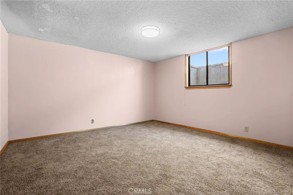 8870 Blanchard Avenue, Fontana, California 92335 home-pic-32
