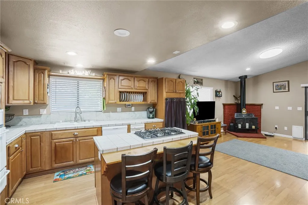 8870 Blanchard Avenue, Fontana, California 92335 home-pic-10