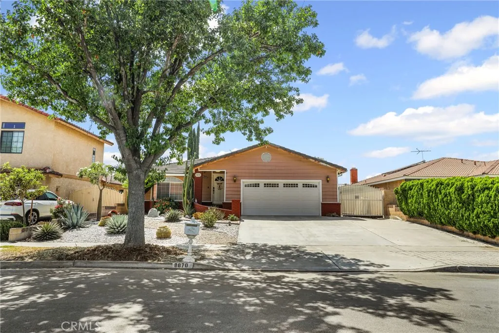 8870 Blanchard Avenue, Fontana, California 92335 home-pic-2