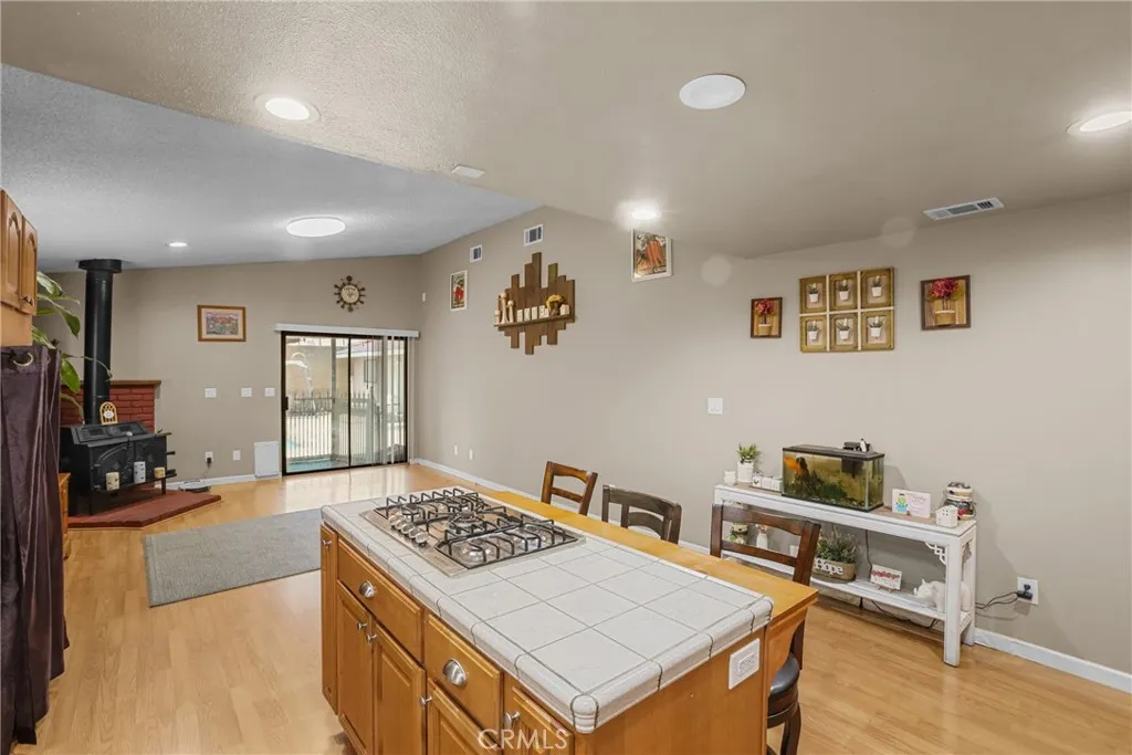 8870 Blanchard Avenue, Fontana, California 92335 home-pic-8