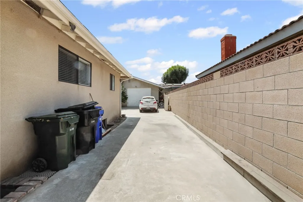 8870 Blanchard Avenue, Fontana, California 92335 home-pic-44
