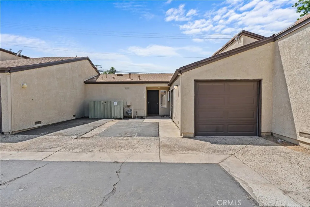 684 Parkview Drive, Lake Elsinore, California 92530, 2 Bedrooms Bedrooms, ,1 BathroomBathrooms,Residential,For Sale,Parkview,RS25150967