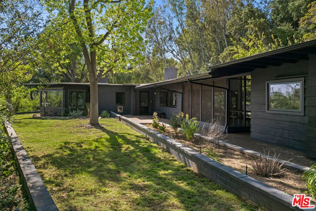 2235 Villa Heights Road, Pasadena, California 91107, 4 Bedrooms Bedrooms, ,3 BathroomsBathrooms,Residential,For Sale,Villa Heights,25563209