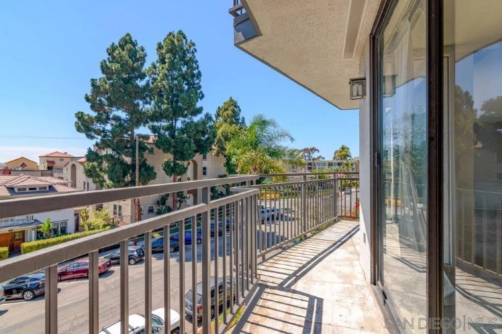 2414 Front St 11c, San Diego, California 92101 home-pic-35