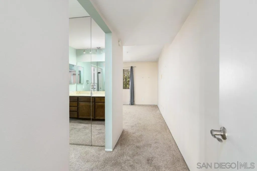 2414 Front St 11c, San Diego, California 92101 home-pic-22