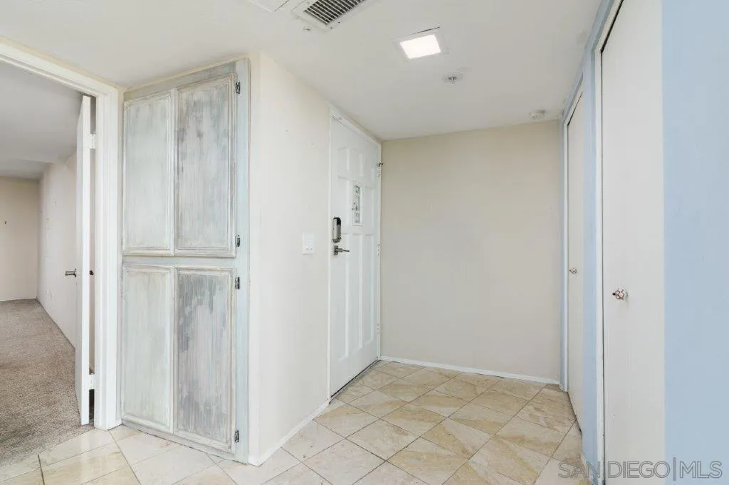 2414 Front St 11c, San Diego, California 92101 home-pic-12