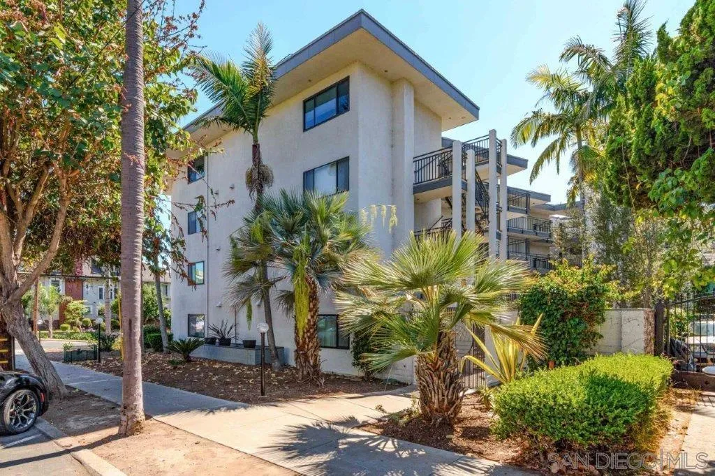 2414 Front St 11c, San Diego, California 92101 home-pic-3