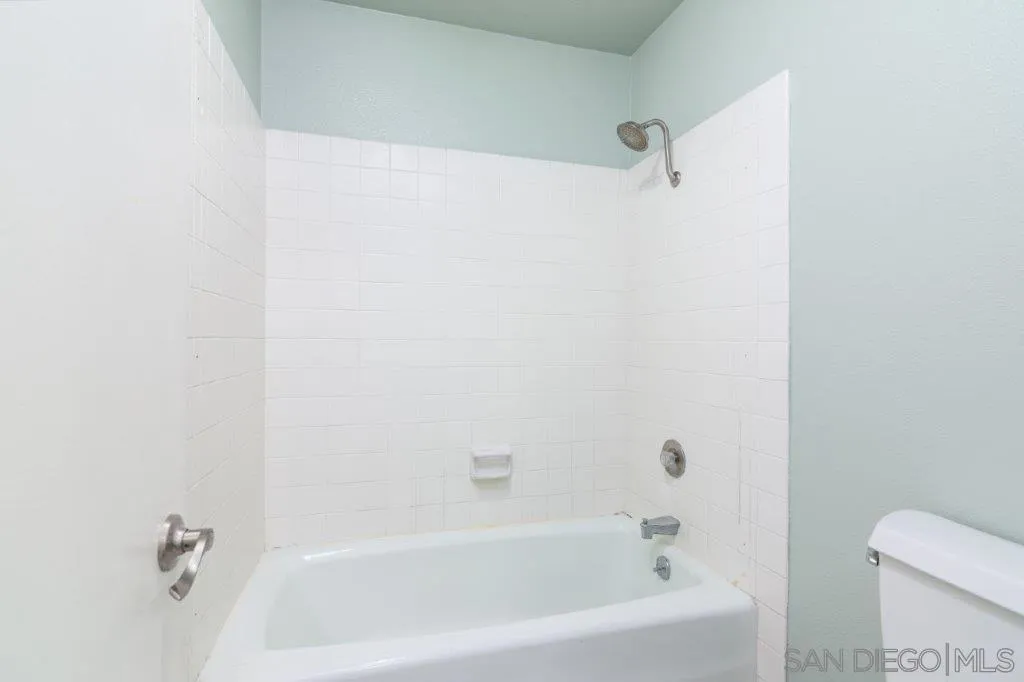 2414 Front St 11c, San Diego, California 92101 home-pic-32