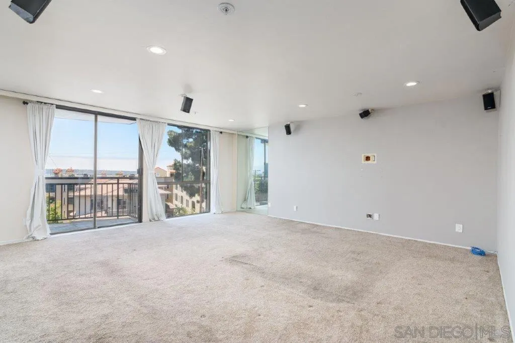 2414 Front St 11c, San Diego, California 92101 home-pic-14