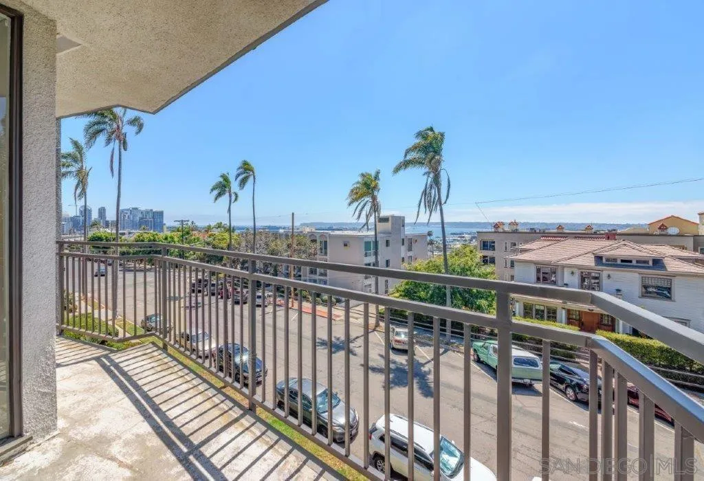 2414 Front St 11c, San Diego, California 92101 home-pic-33