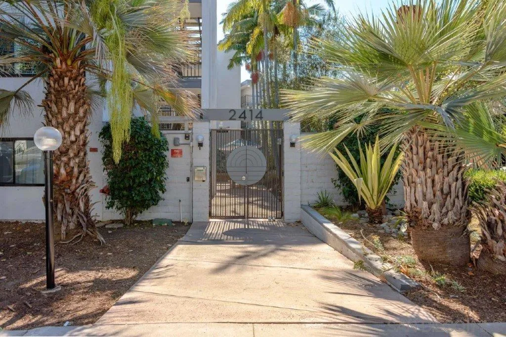 2414 Front St 11c, San Diego, California 92101 home-pic-4