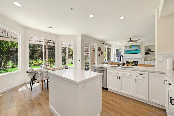 2348 Old Ranch Rd, Escondido, California 92027