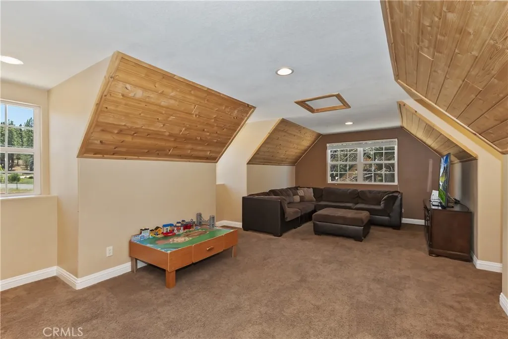 494 Lakeview Court, Big Bear Lake, California 92315 home-pic-21