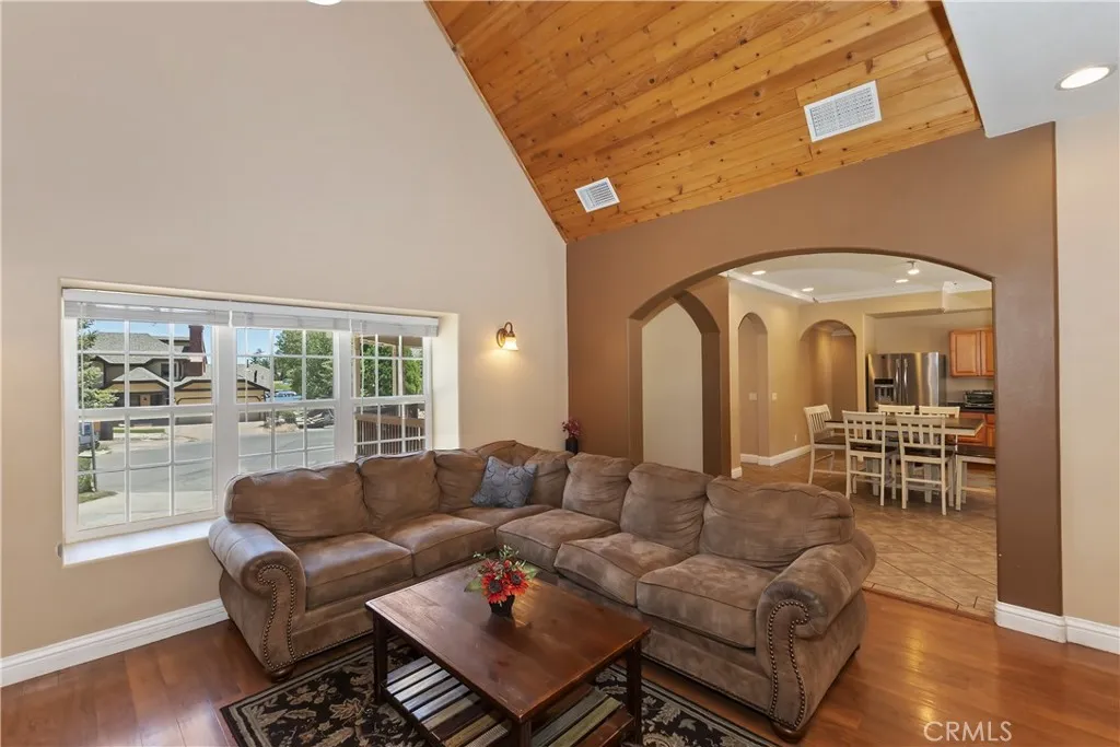 494 Lakeview Court, Big Bear Lake, California 92315 home-pic-10