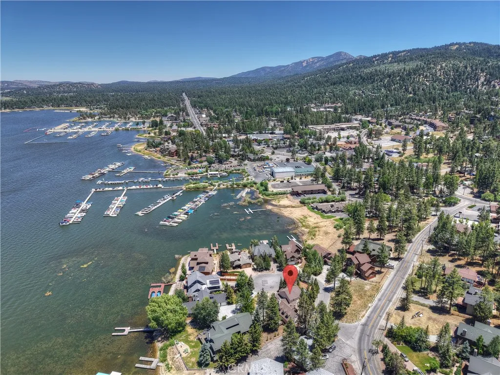 494 Lakeview Court, Big Bear Lake, California 92315 home-pic-4
