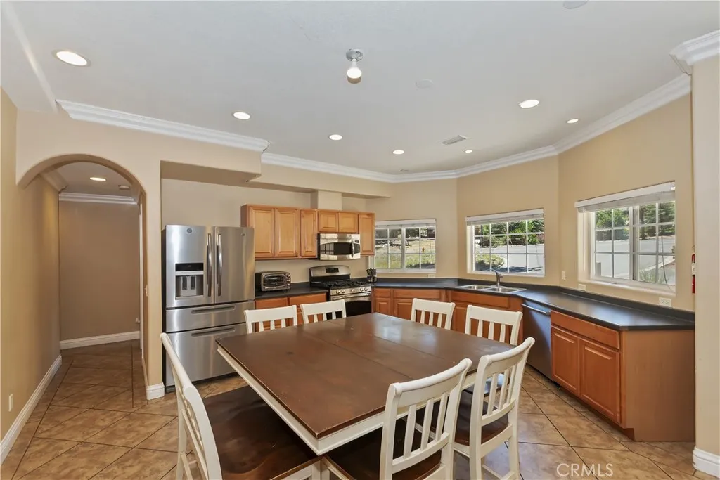494 Lakeview Court, Big Bear Lake, California 92315 home-pic-12