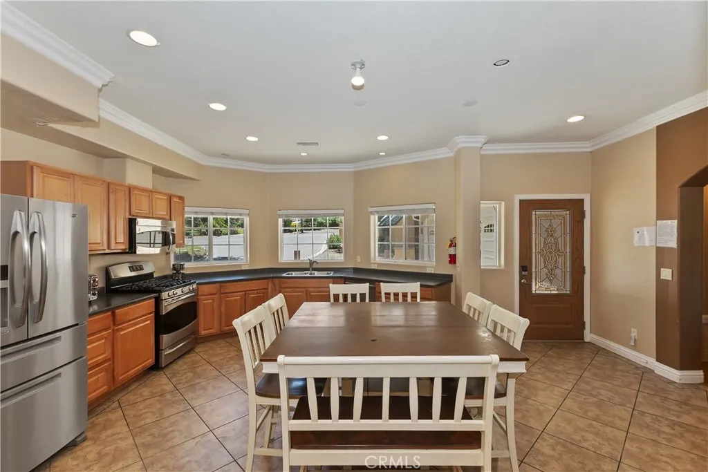 494 Lakeview Court, Big Bear Lake, California 92315 home-pic-16