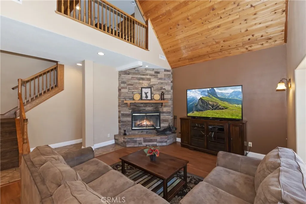 494 Lakeview Court, Big Bear Lake, California 92315 home-pic-7
