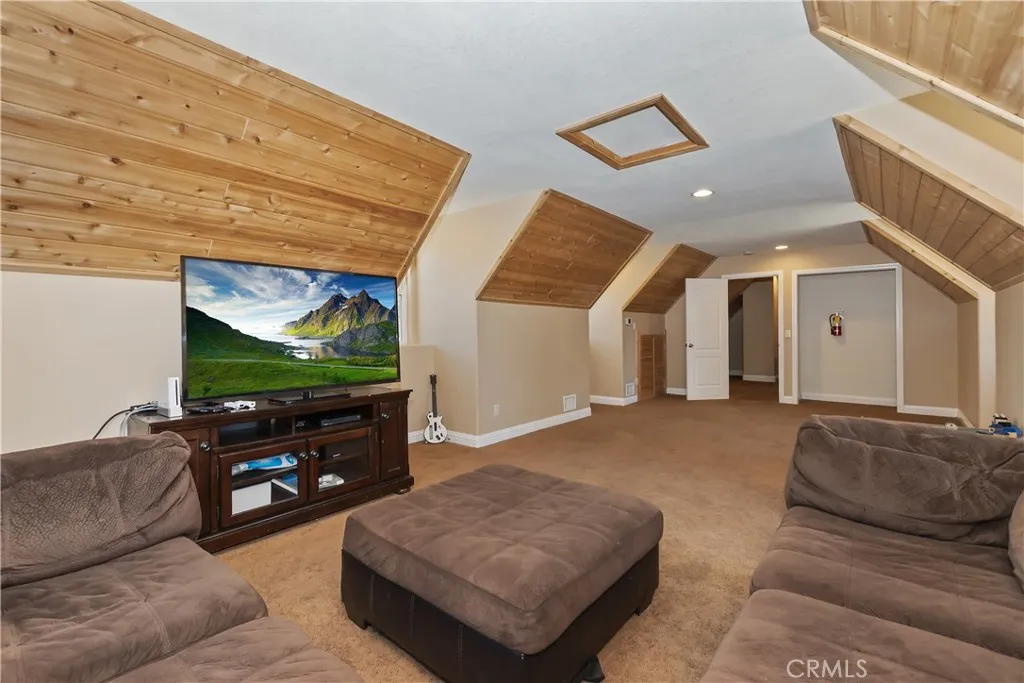 494 Lakeview Court, Big Bear Lake, California 92315 home-pic-19