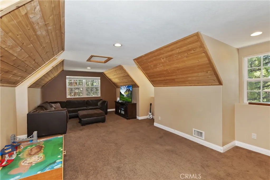 494 Lakeview Court, Big Bear Lake, California 92315 home-pic-20
