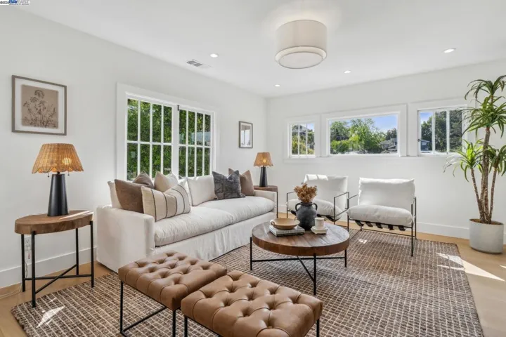 1127 Wellington Street, Oakland, California 94602