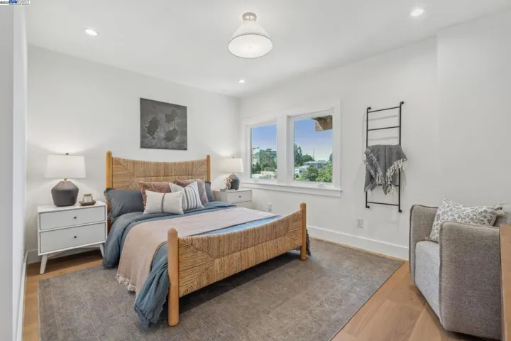 1127 Wellington Street, Oakland, California 94602