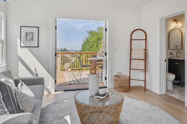 1129 Wellington Street, Oakland, California 94602