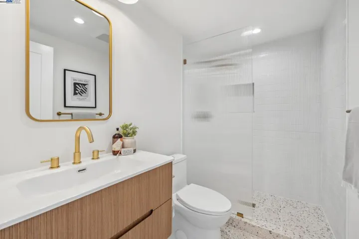 1129 Wellington Street, Oakland, California 94602
