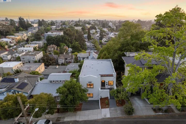 1129 Wellington Street, Oakland, California 94602