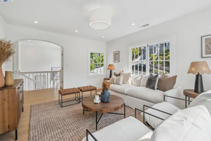 1129 Wellington Street, Oakland, California 94602