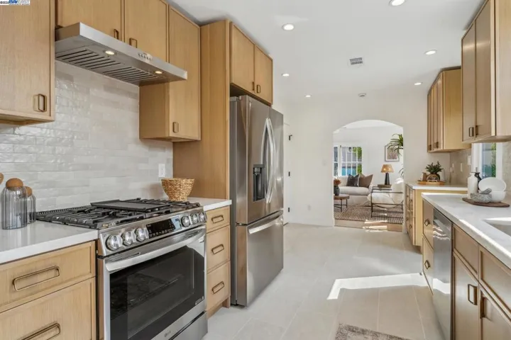1129 Wellington Street, Oakland, California 94602