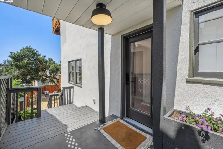 1129 Wellington Street, Oakland, California 94602