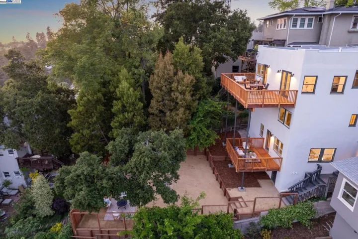 1129 Wellington Street, Oakland, California 94602