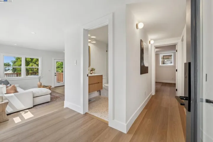 1129 Wellington Street, Oakland, California 94602