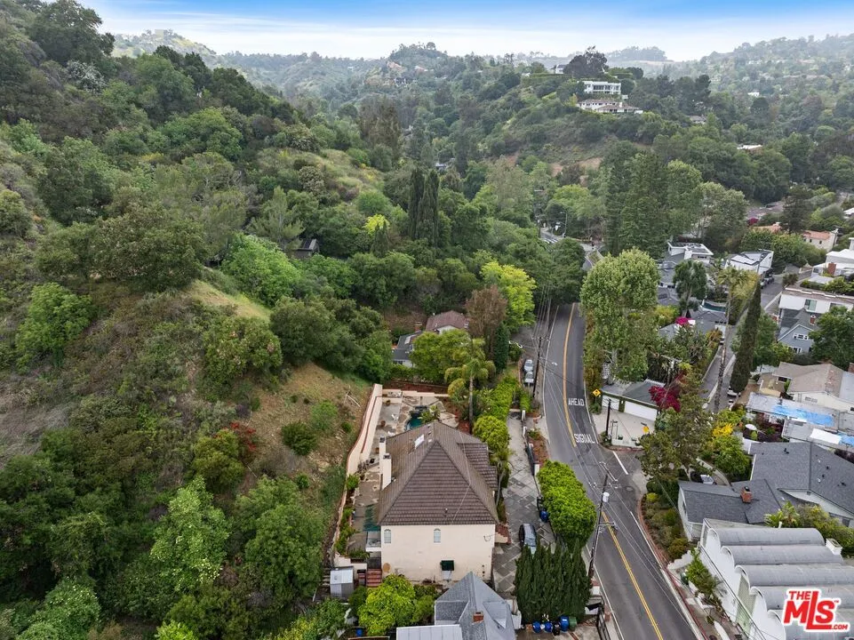 2431 Benedict Canyon Drive, Beverly Hills, California 90210 home-pic-62