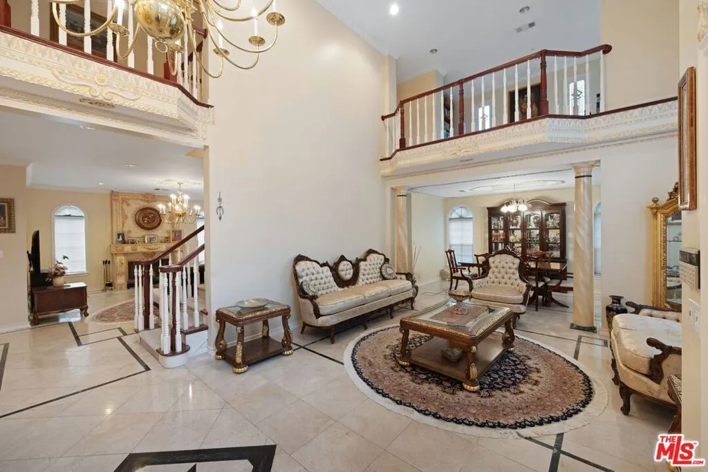 2431 Benedict Canyon Drive, Beverly Hills, California 90210 home-pic-8