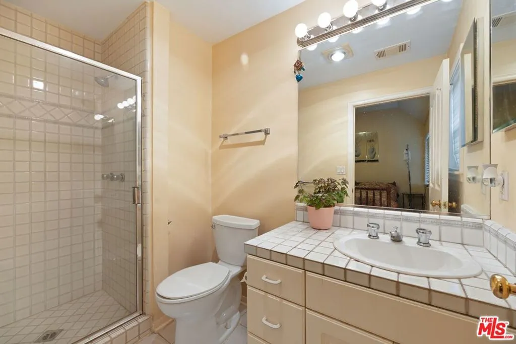 2431 Benedict Canyon Drive, Beverly Hills, California 90210 home-pic-42