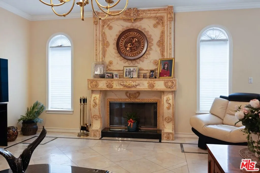 2431 Benedict Canyon Drive, Beverly Hills, California 90210 home-pic-29