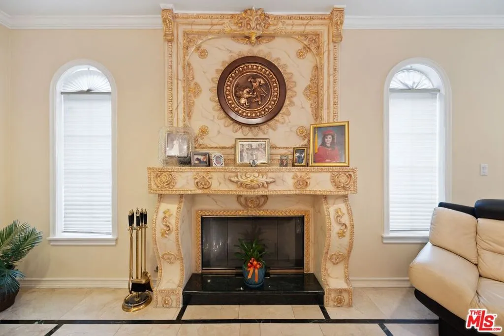 2431 Benedict Canyon Drive, Beverly Hills, California 90210 home-pic-31