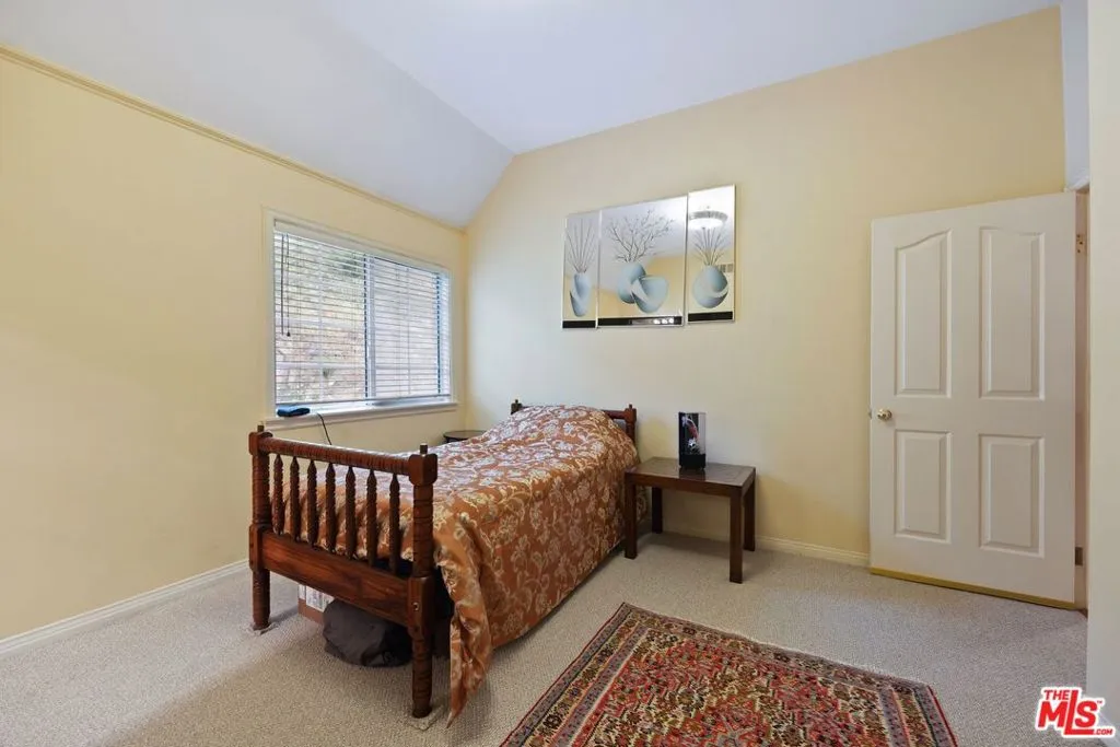 2431 Benedict Canyon Drive, Beverly Hills, California 90210 home-pic-41