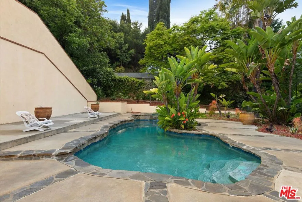 2431 Benedict Canyon Drive, Beverly Hills, California 90210 home-pic-51
