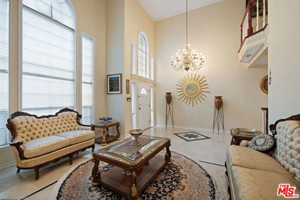 2431 Benedict Canyon Drive, Beverly Hills, California 90210 home-pic-14