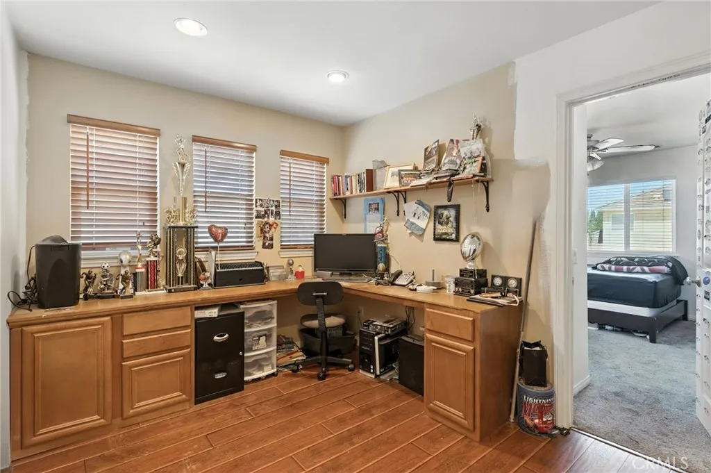 14253 Wolfhound Street, Eastvale, California 92880 home-pic-17