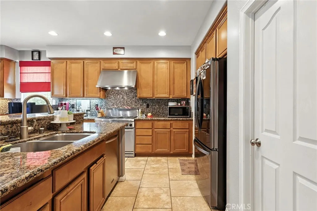 14253 Wolfhound Street, Eastvale, California 92880 home-pic-7