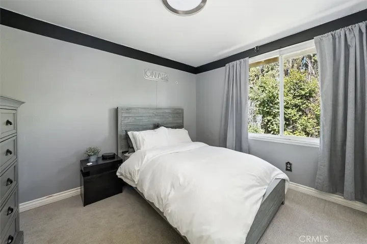 25654 Velan Drive, Valencia, California 91355